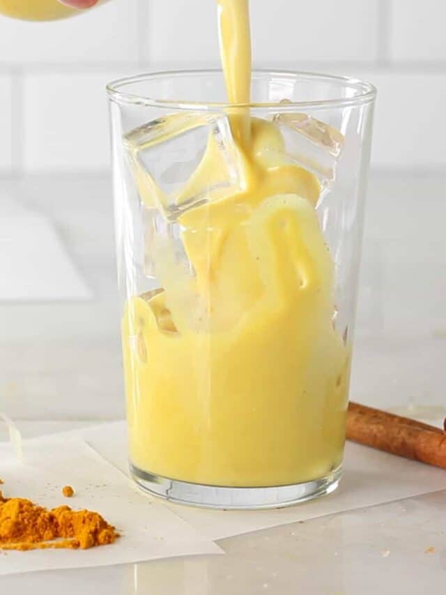 Golden Milk Recipe (3 ingredients)