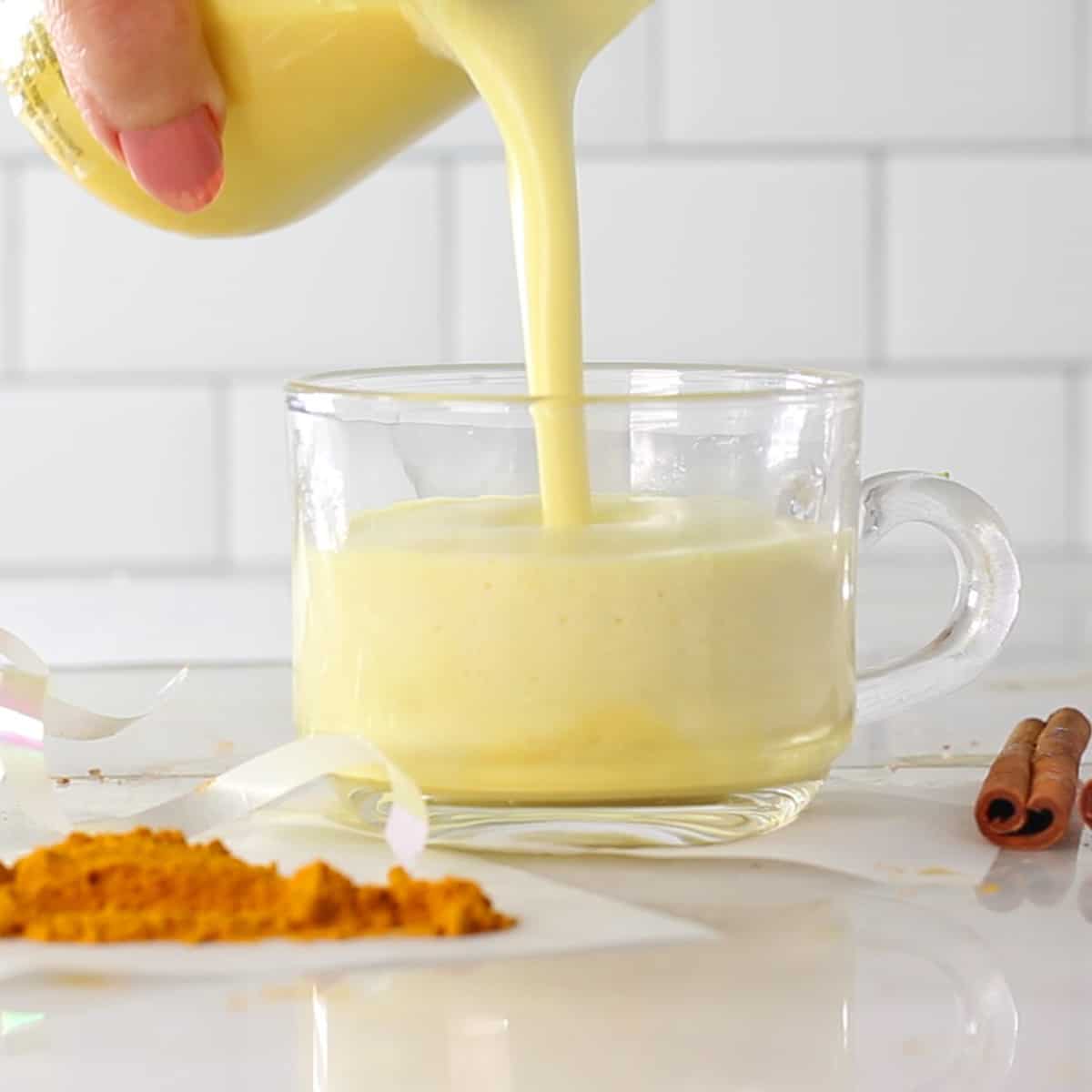 Golden Latte (Turmeric Milk) - Everyday Easy Eats