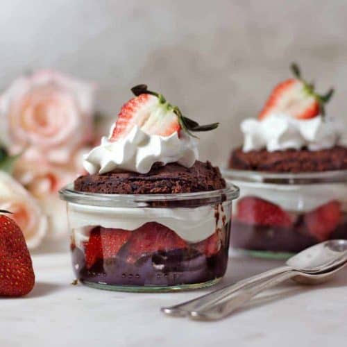 5-ingredient Vegan Chocolate Microwave Mugcake (in Strawberry Shortcake)