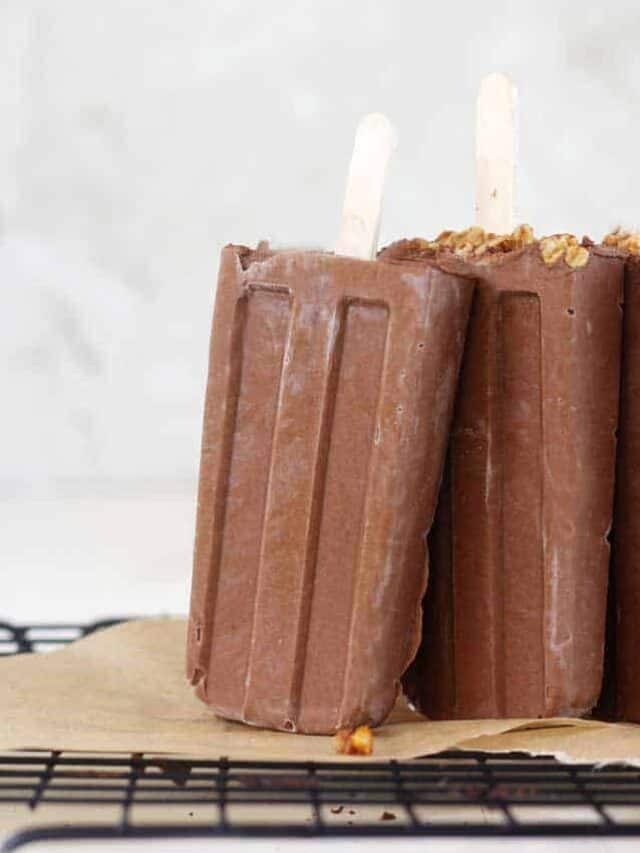 Healthy Chocolate Popsicles (4-ingredients)