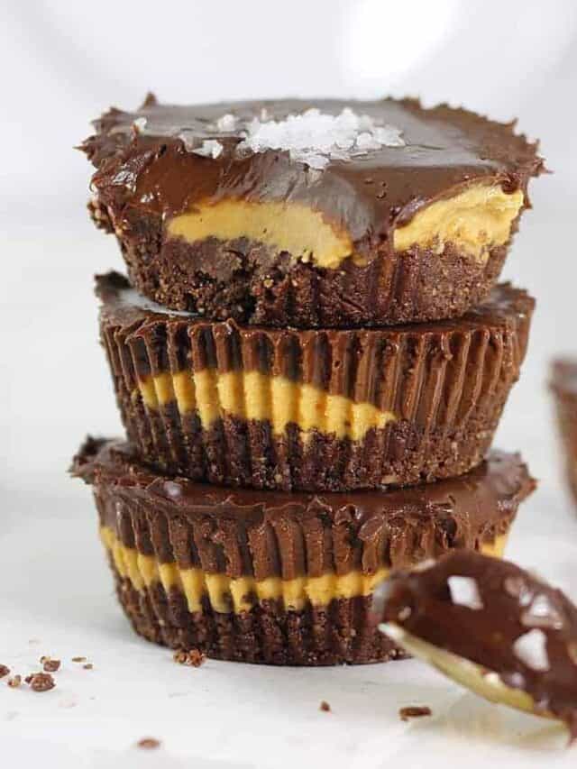 Chocolate Peanut Butter Cups (4 ingredients)