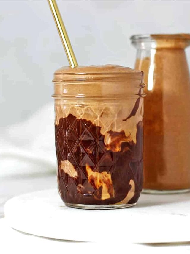 Chocolate Peanut Butter Smoothie with No Banana (5 ingredients)