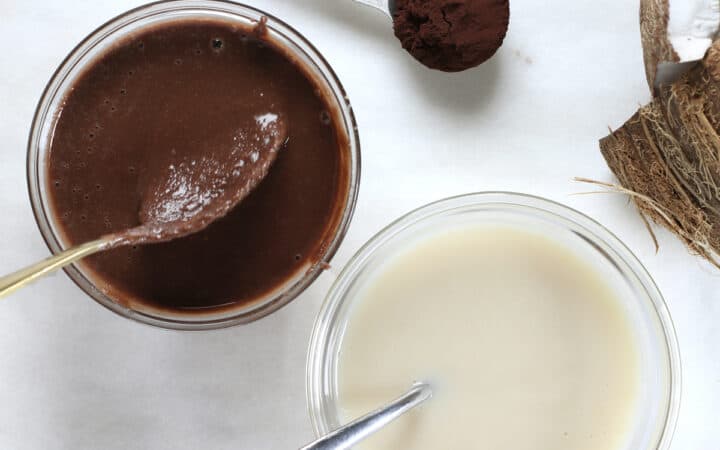 Coconut butter and chocolate coconut butter in cups