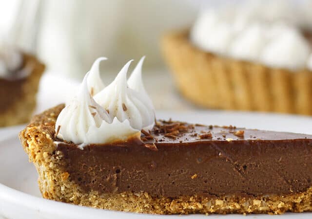 no bake chocolate pie slice