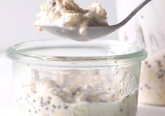 spoonful of overnight breakfast oats