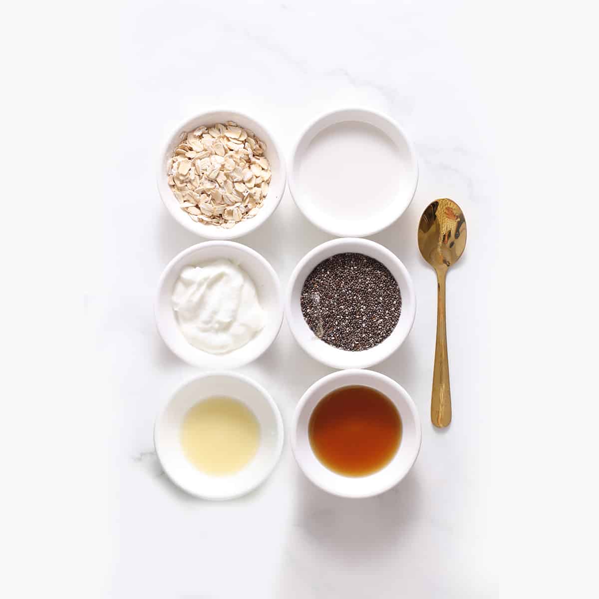 ingredients of overnight breakfast oats