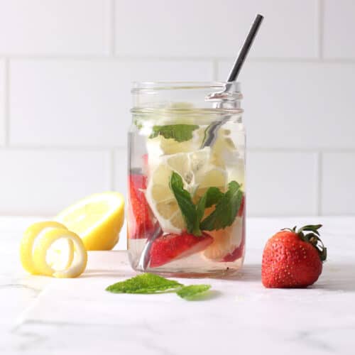 Strawberry and Lemon Water | Green Smoothie Gourmet