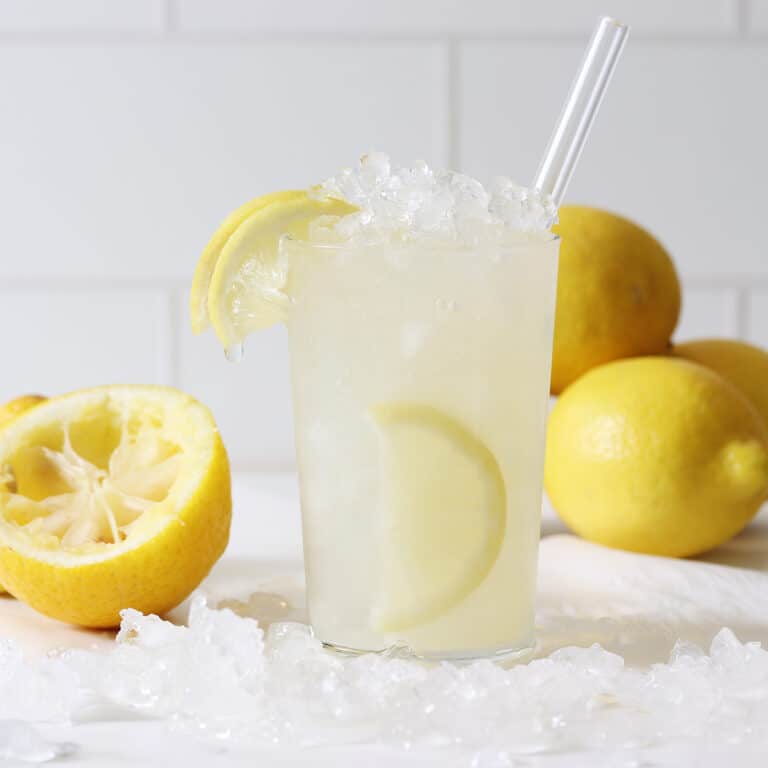 Single Serving Lemonade with Lemon Juice (a glass of lemonade) Green