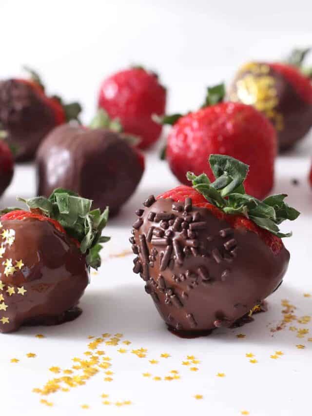 Chocolate Covered Strawberries (2 ingredients)