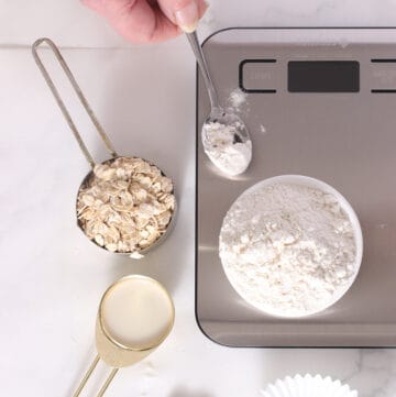 How to Measure a Cup of Flour (with cups or a scale) | Green Smoothie ...