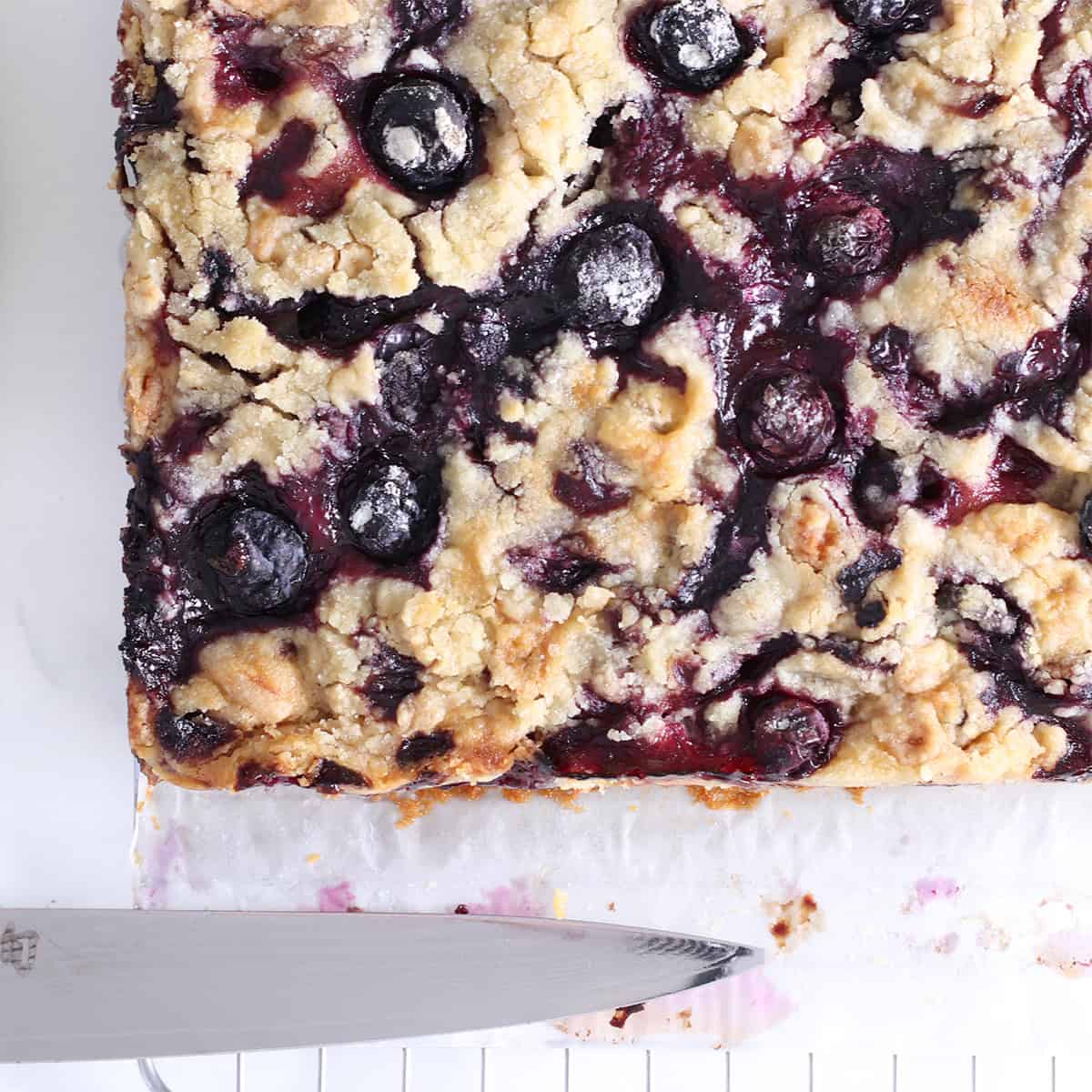 lemon blueberry crumb cake baked.