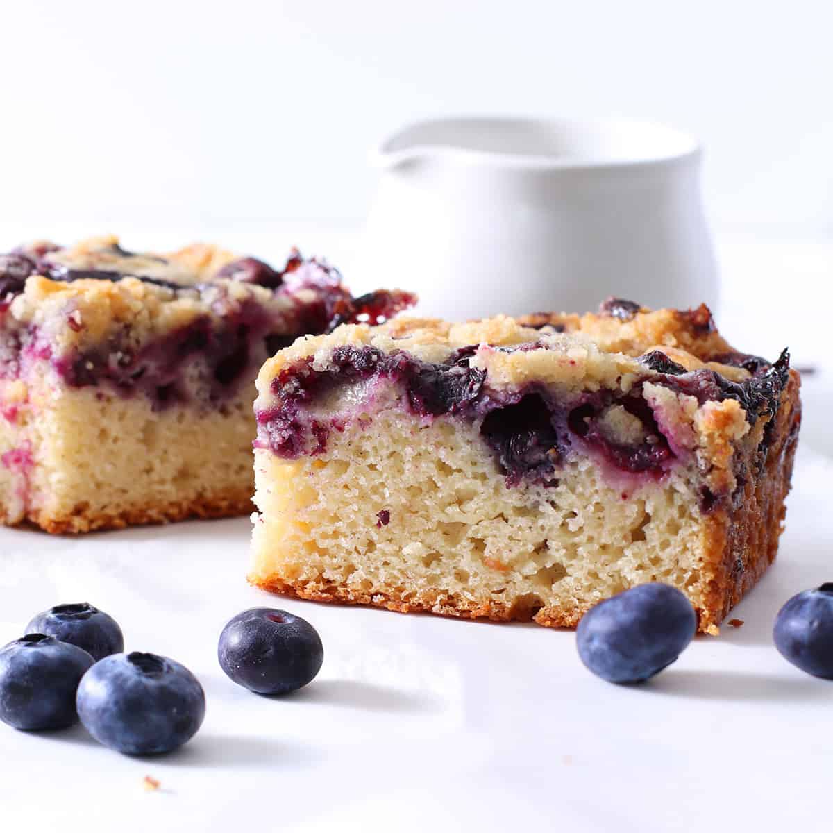 lemon blueberry crumb cake slice.