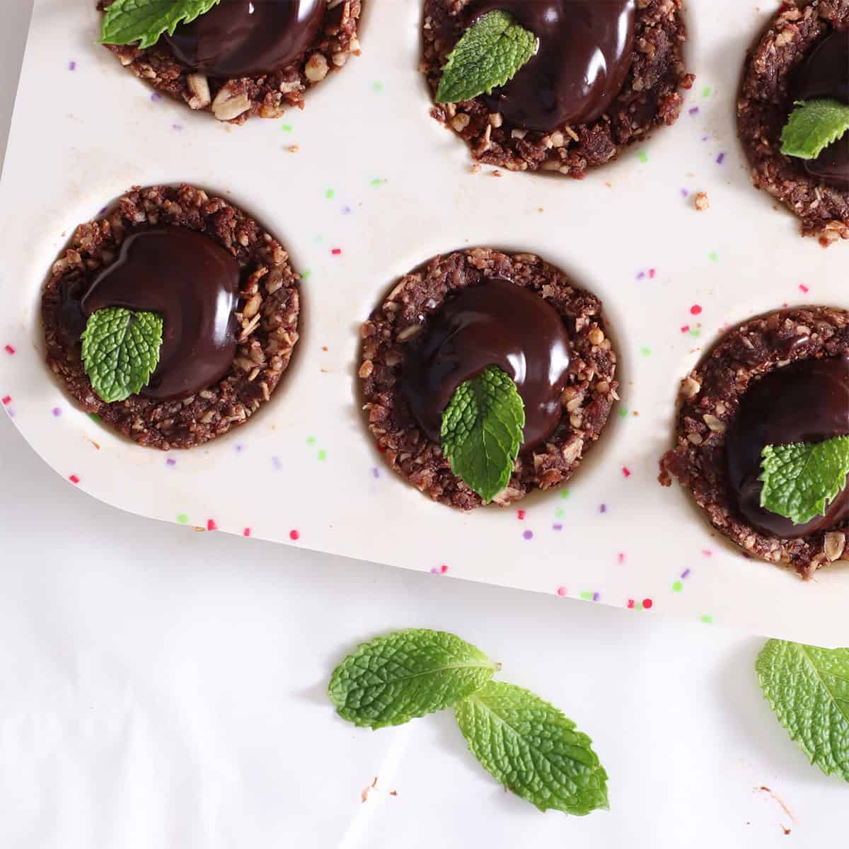 no bake chocolate mint cups filling piped.