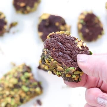 pistachio brownies, no bake.