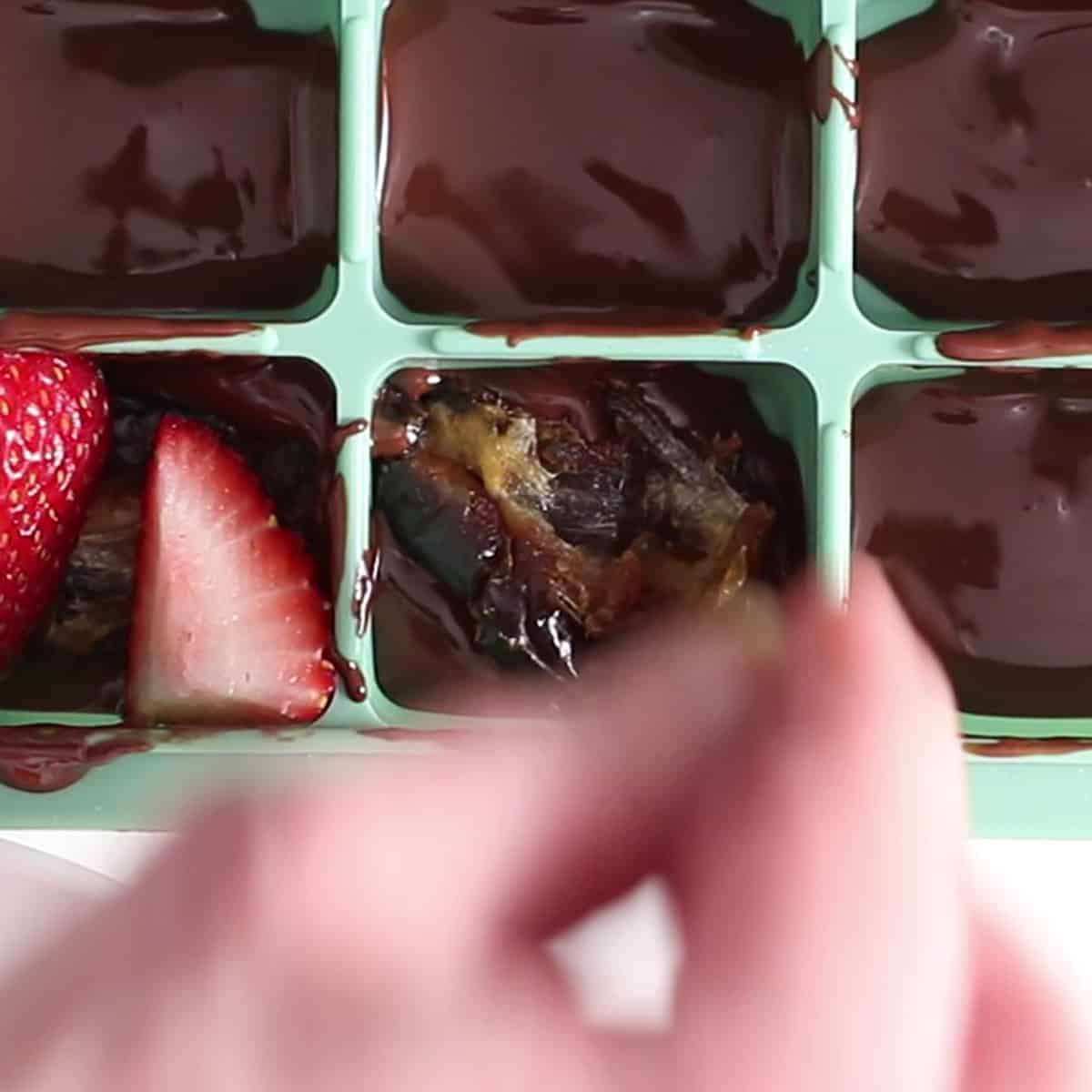 strawberry date bites.