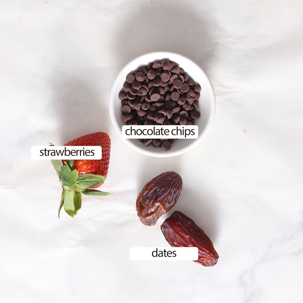 strawberry date bites ingredients.