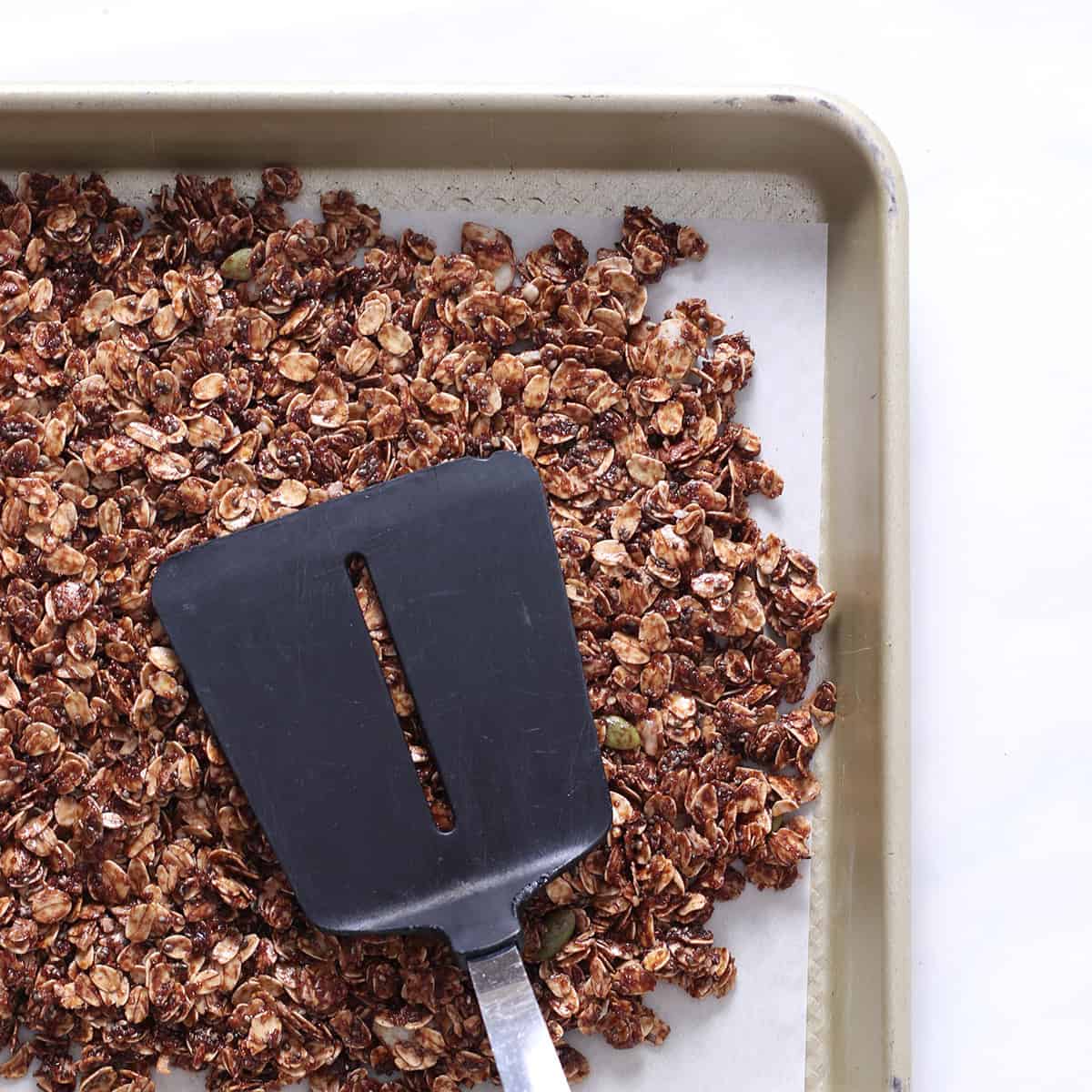 chocolate cookie granola baked.